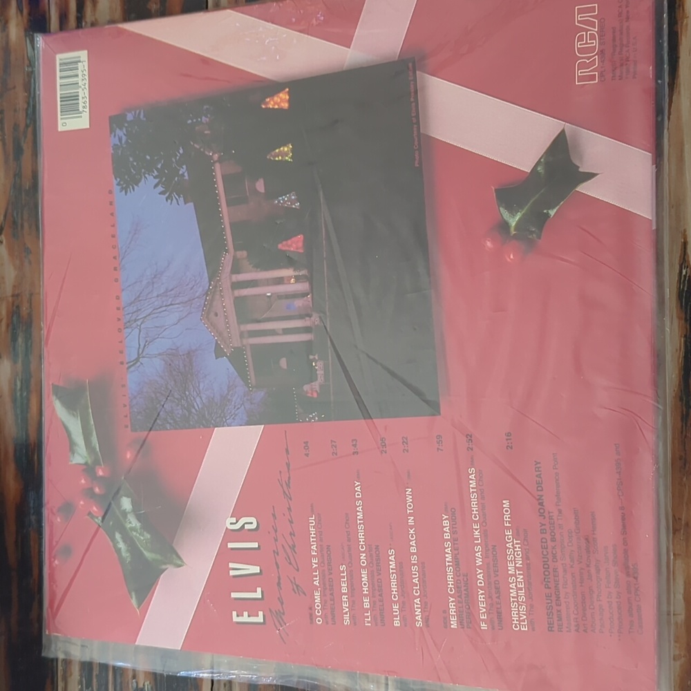Elvis - Picture 2 of 2